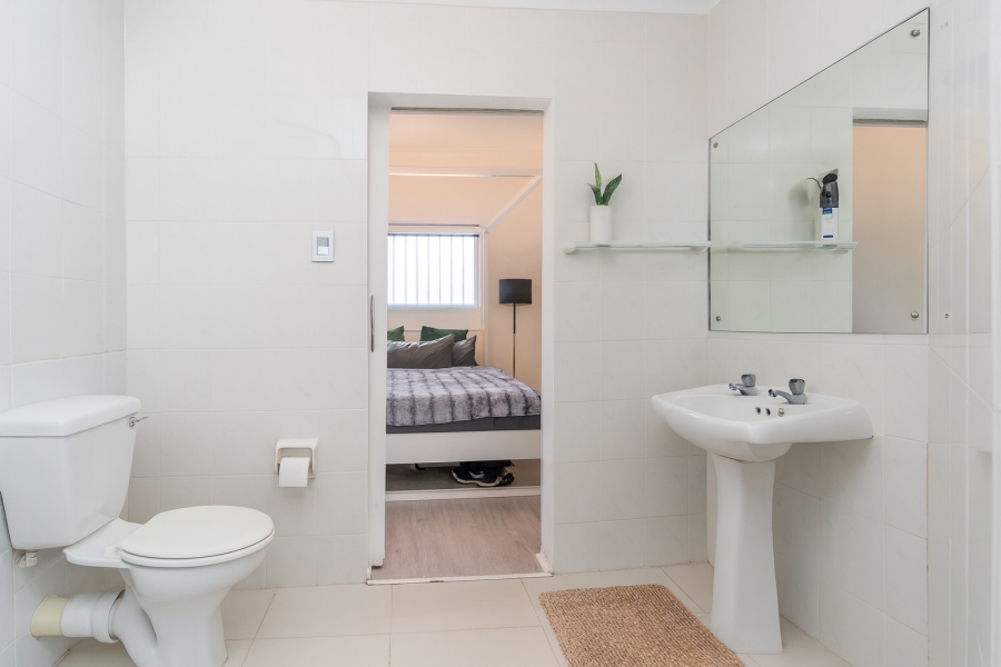 1 Bedroom Property for Sale in Sea Point Western Cape